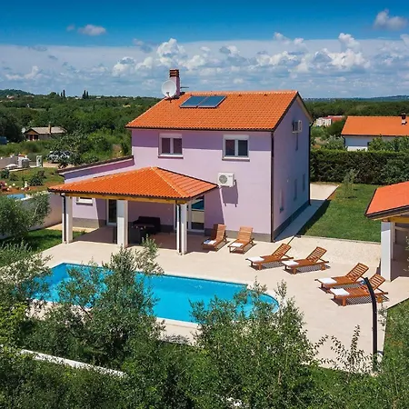 Zeus Ferienhaus *