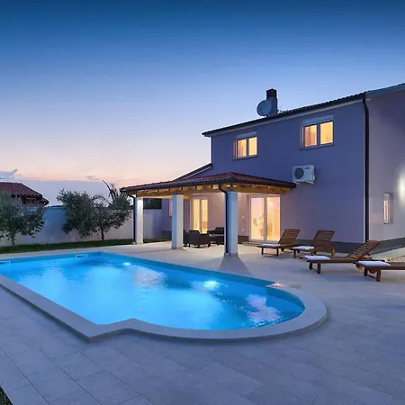 Zeus Ferienhaus *