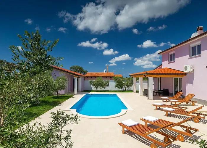 Holiday home Zeus Pula