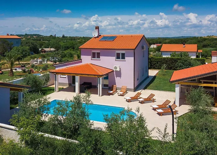 Zeus Tatil Evi *