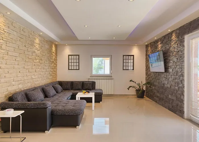 Holiday home Zeus Pula