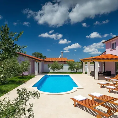 Будинок відпочинку Zeus Пула