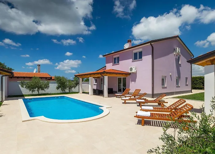 Будинок відпочинку Zeus Пула