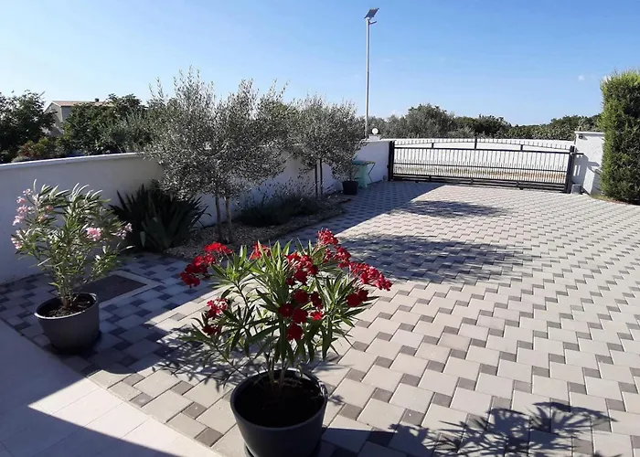 Zeus Будинок відпочинку Пула